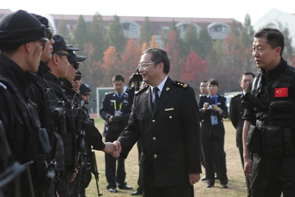 胡伟出席全国海关缉私部门警务实战比武演练暨总结活动(图)